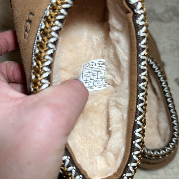 UGG Tasman ll Embroidered Slippers - Picture 3 of 9